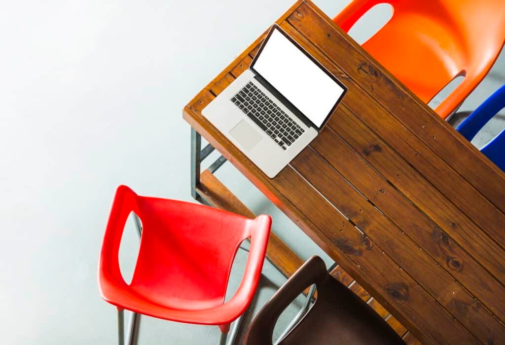 C-plus-diffusion - Matériel pour coworking à Le Vaudreuil : choix et budget - Featured Image 1